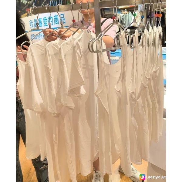 新都會廣場4樓有uniqlo攤位玩