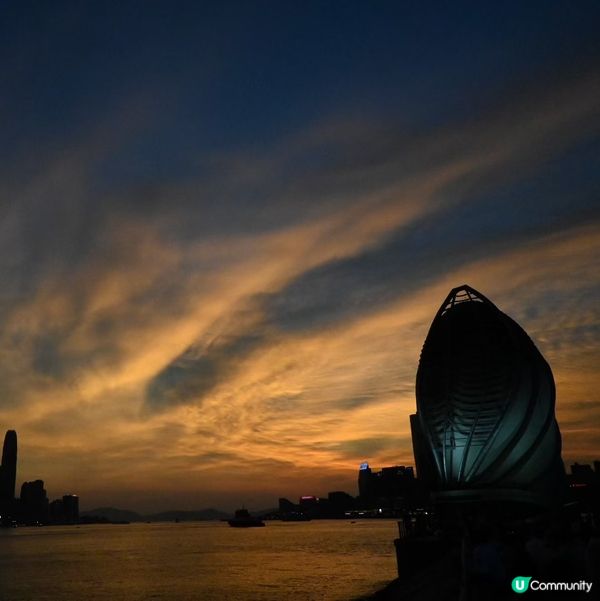 夜幕下的香江是如此迷人