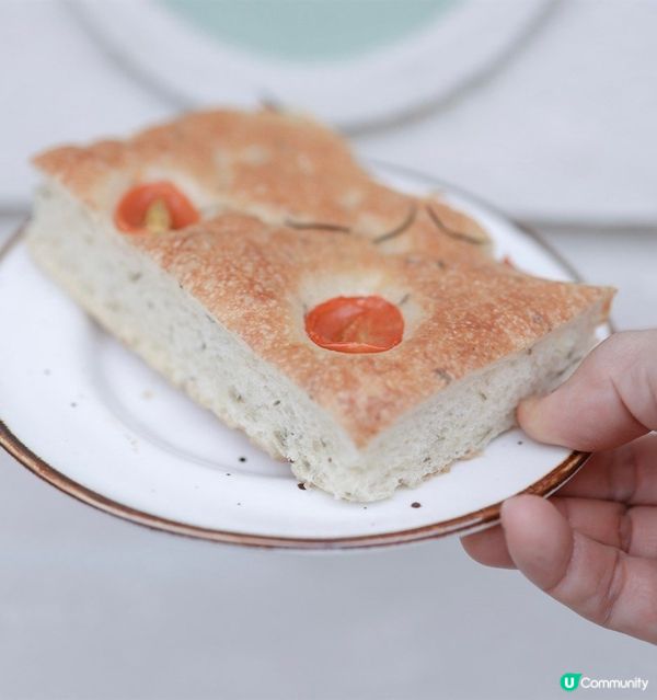 在澳門文化中心旁有一間時尚咖啡店，樓高兩層主打bakery，...