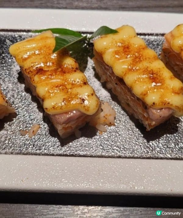 炙黑松露鵝肝壽司，真的很美味啊家人們??入口即化，鮮美鵝肝搭...