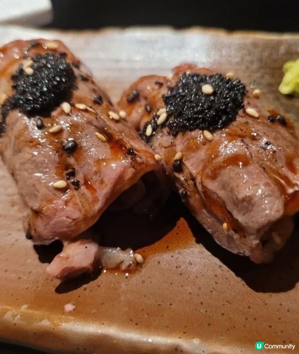 炙黑松露鵝肝壽司，真的很美味啊家人們??入口即化，鮮美鵝肝搭...