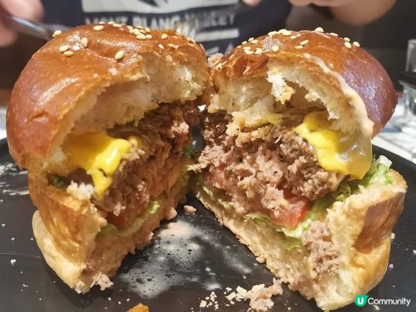 在土瓜灣家附近的一間咖啡店《HeySoNuts》，