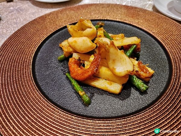 豐腴膏黃大閘蟹就在此時