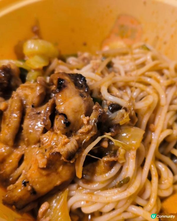 譚仔新品烤雞炸醬米線😍