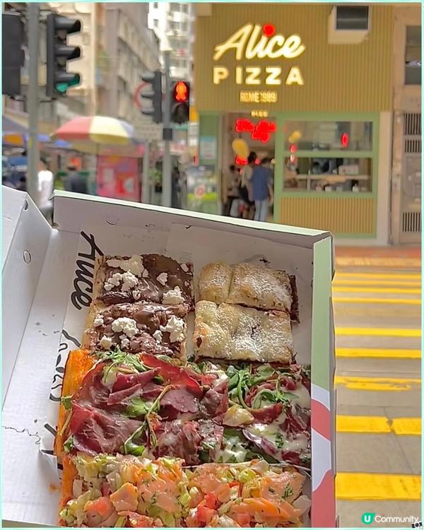 這個來自義大利羅馬長方形手切 pizza ! !🍕🍕