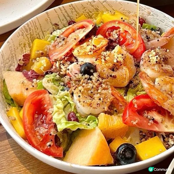 鮮蝦雜果蔬菜，沙律健康又好食