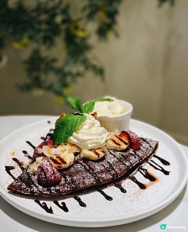 🍫香蕉士多啤梨🍓榛子朱古力班戟🥞配雲尼拿雪糕