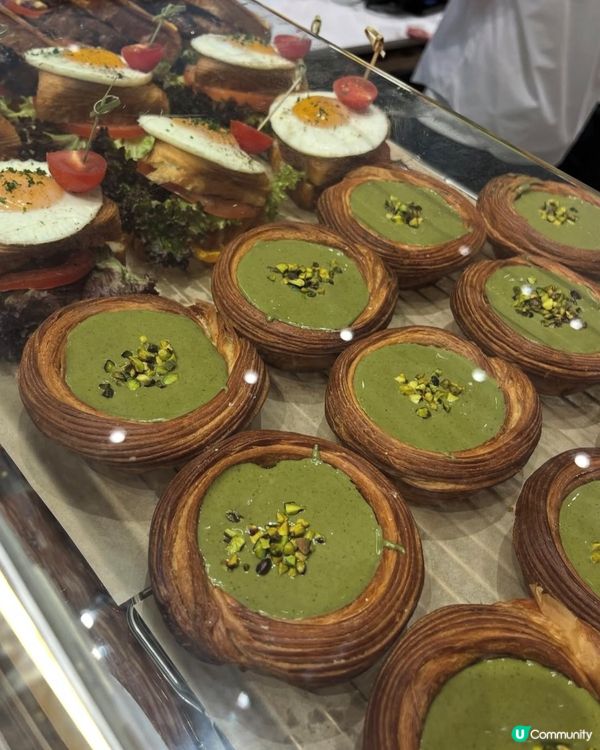 Cafe聯乘享樂烘焙，必食開心果流心酥