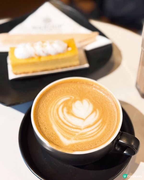 ## 尖沙咀嘆翻杯咖啡🍰☕️ 黑朱古力布朗尼🍫🍰