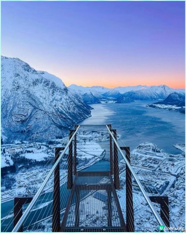 斯沃爾韋爾小鎮，寧靜海邊 🌊🏔️