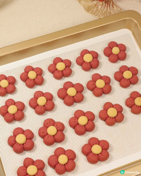 新年紅運🌸 花朵曲奇，酥脆香濃！