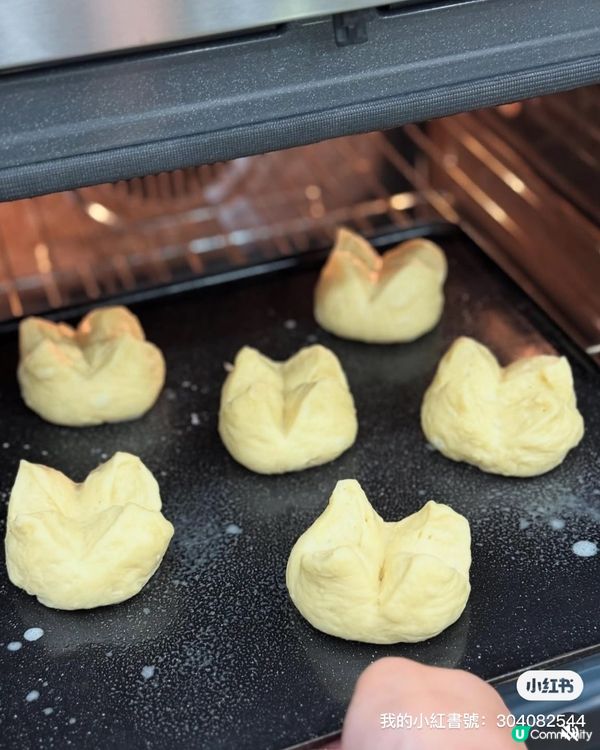 焗爐香噴噴 🍞  兩兄妹搶住食😋