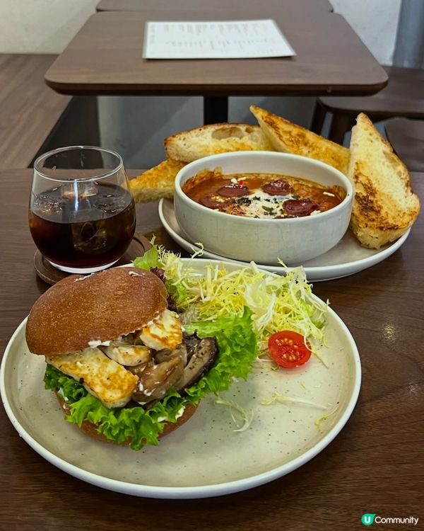 Cafe系列-推薦開心果泡芙+芝麻蛋糕，九龍城人氣小店