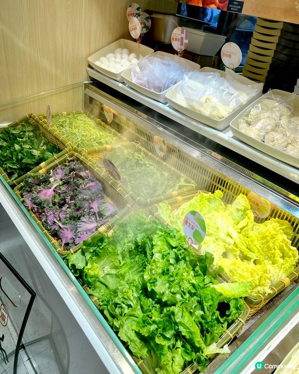 任飲台式飲品的台式火鍋 