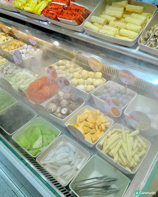 任飲台式飲品的台式火鍋 