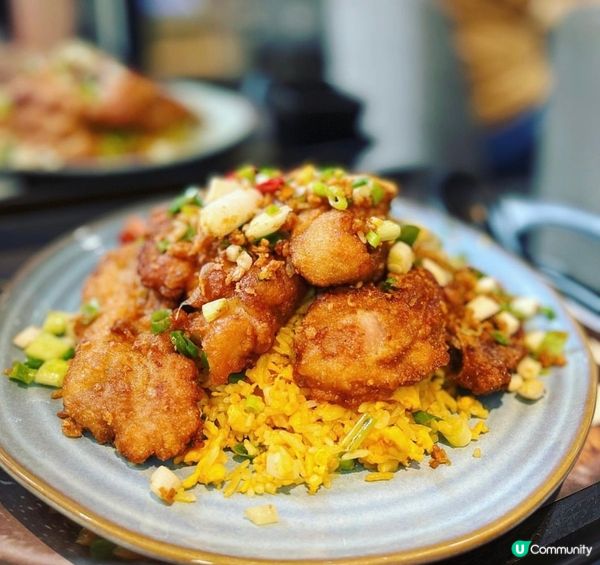 椒鹽豬扒 呢間位於牛頭角 份量十足而且豬扒好香好厚 勁多炸蒜...