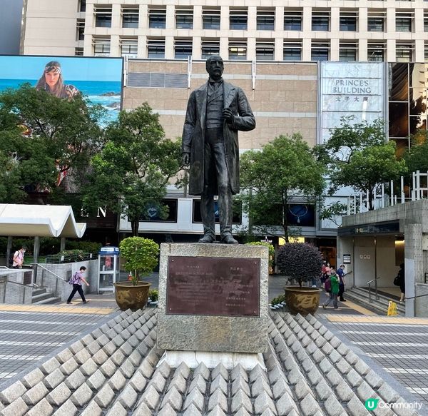 香港島中環「皇后像廣場花園」為早年維多利亞城的地標性廣場建築...