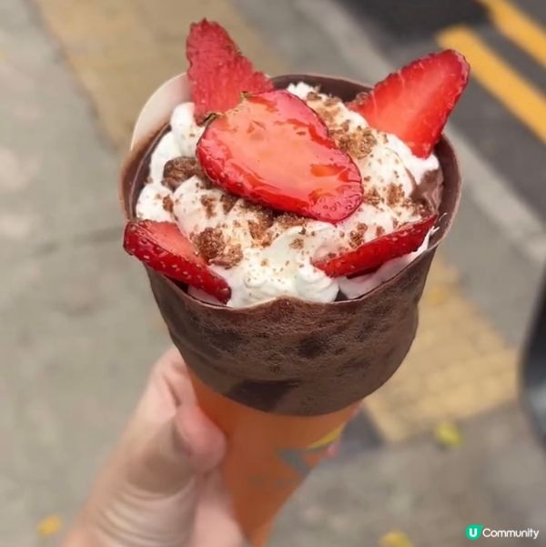 士多啤梨朱古力甜可麗餅