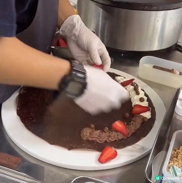 士多啤梨朱古力甜可麗餅