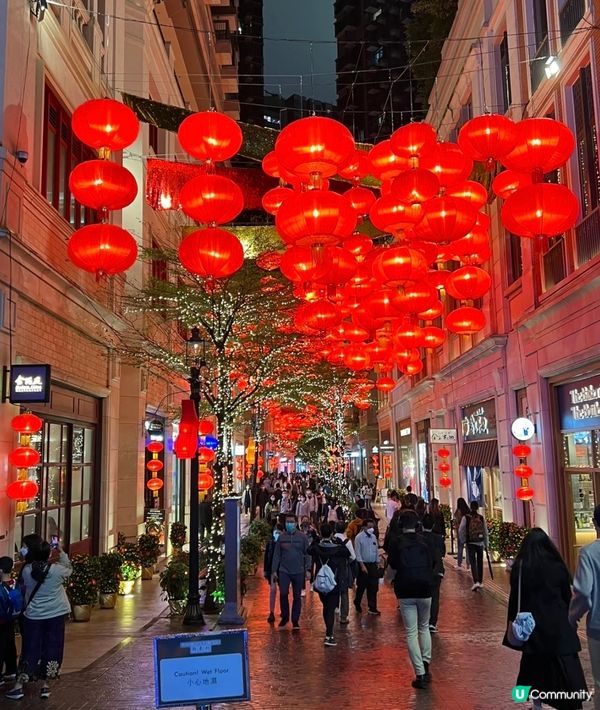 利東街的春節燈籠又掛上啦～