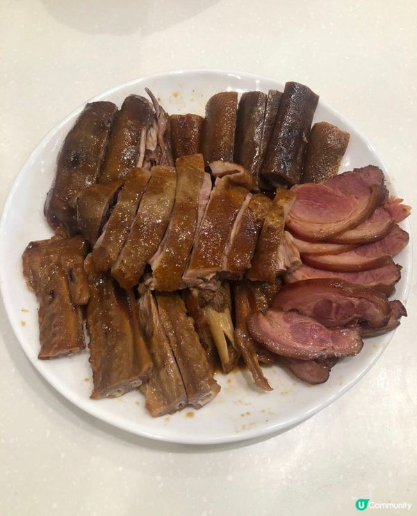 今晚到處尋找覓食好地方之際，剛口經過康樂路「日日香鵝肉飯店」...