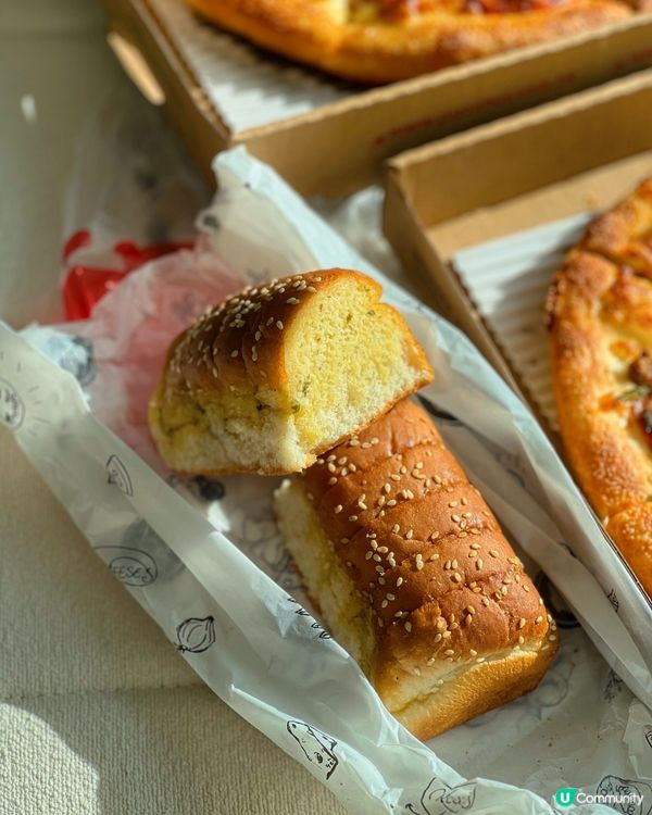 「 Pizza Hut 🍕 十月限定Pizza買一送一」