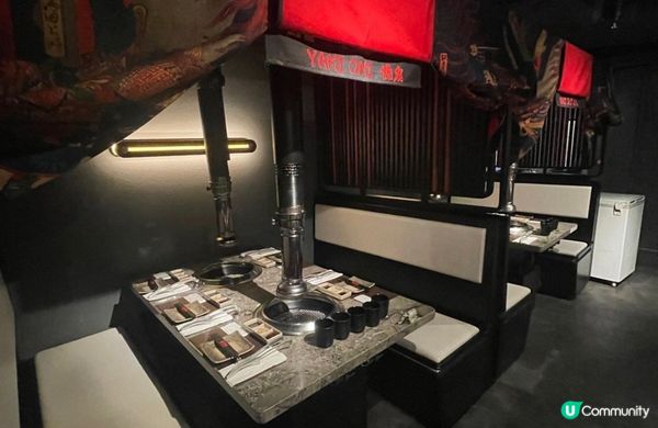 朋友生日就帶佢去食間高質素燒肉放題。到達後店員為我們安排卡位...