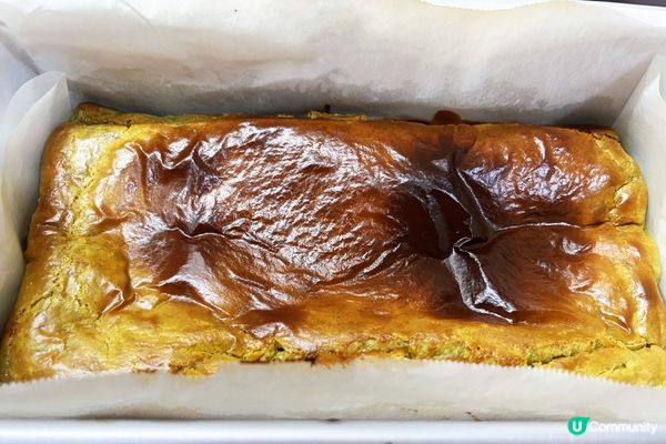 很醜，但好好味嘅「雙色巴斯克芝士蛋糕（原味+抹茶味）」（一次...