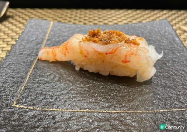 壽司有金目鯛、池魚、深海池魚、赤魚、鮫鰈魚和牡丹蝦，深海池魚...