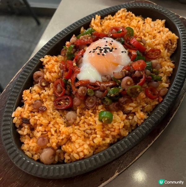 香辣🌶️海靈菇炒飯·炒飯粒粒分明·拌入流心蛋好滋味😋