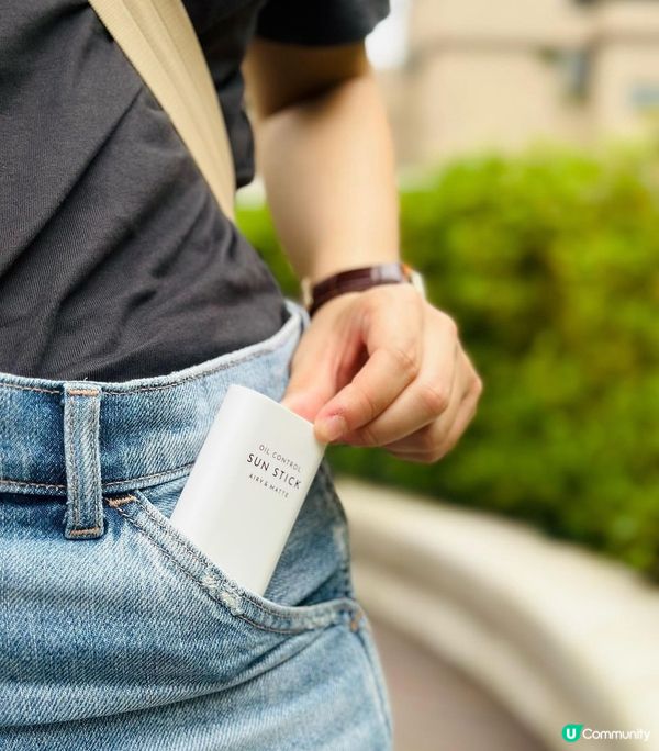 韓國人氣美妝品牌OBgE推出的控油清爽防曬棒就非常適合在又熱...