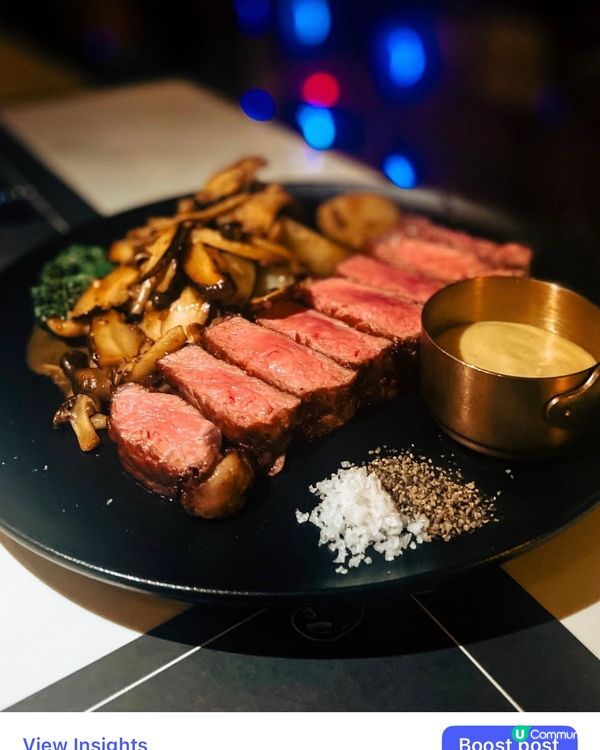 尖沙咀浪漫海景餐廳 🥂  
維港夜景配美食，約會必選！