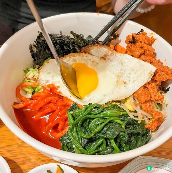 係尖沙咀揀左呢間韓國餐廳,佢係傳統韓國家庭裝修🇰🇷入面嘅牆仲...