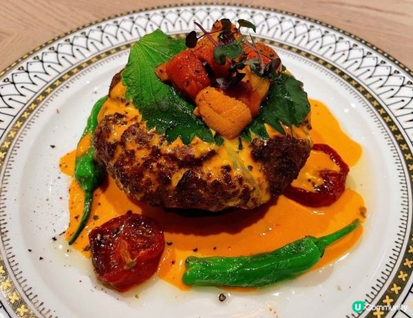 日本黑毛和牛漢堡扒配海膽及溫泉蛋