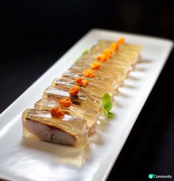 中式風味的黃魚凍，雙色黃魚凍基本保留了傳統魚凍的製作方式。魚...