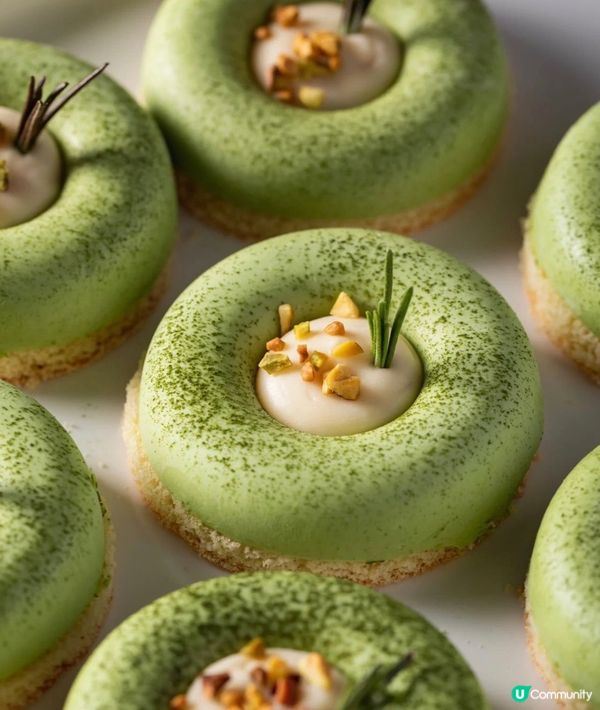 清香撲鼻，原來是日本開心果乳酪柚子蛋糕🍰超好吃的乳酪甜品，買...