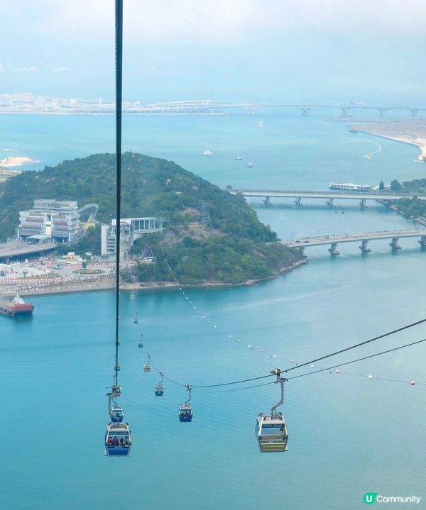 香港標誌性景點，也是世界十大最佳纜車體驗之一。全長5.7公里...