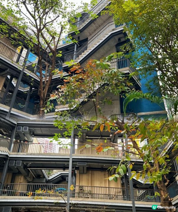 藍屋是一座唐樓，如今仍有人居住