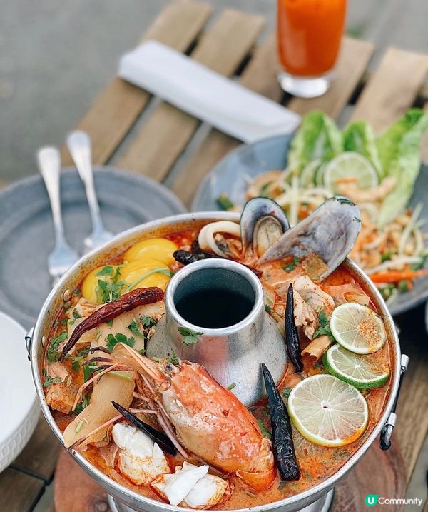 冬陰功湯、各式咖喱、芒果糯米飯都是泰國菜必點呀~而對這家泰餐...