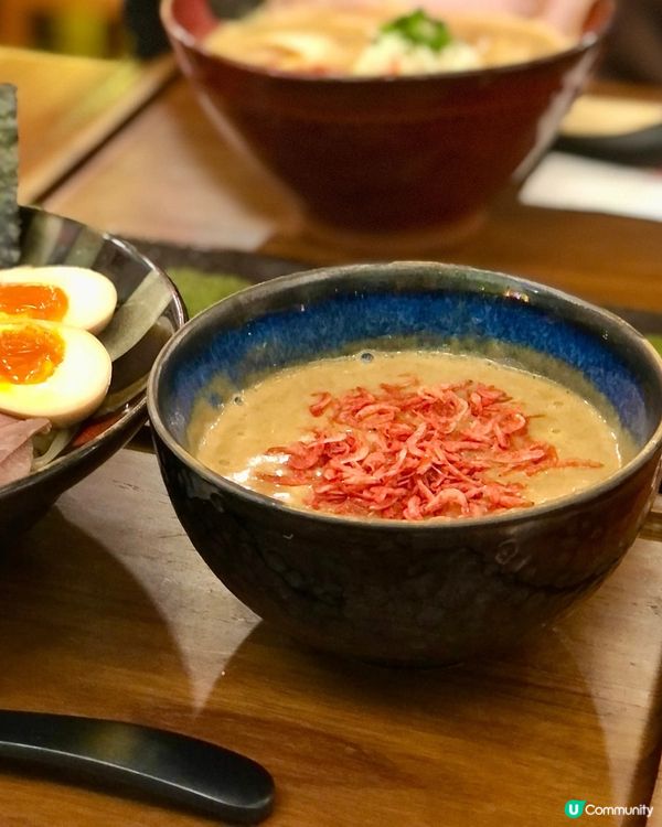 😯日式拉麵配羅勒醬法包