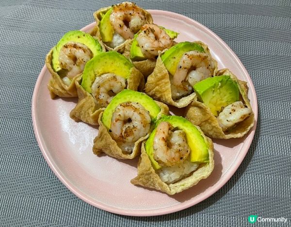 難忘又健康的小食，牛油果蝦仁腐皮壽司