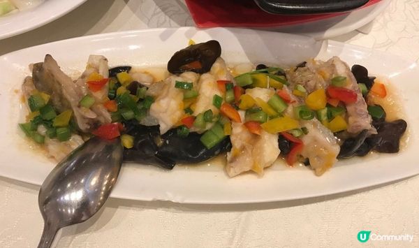 三色椒蒸龍躉腩，呢喲真係不得了，超好味，魚腩爽口鮮甜，黑木耳...