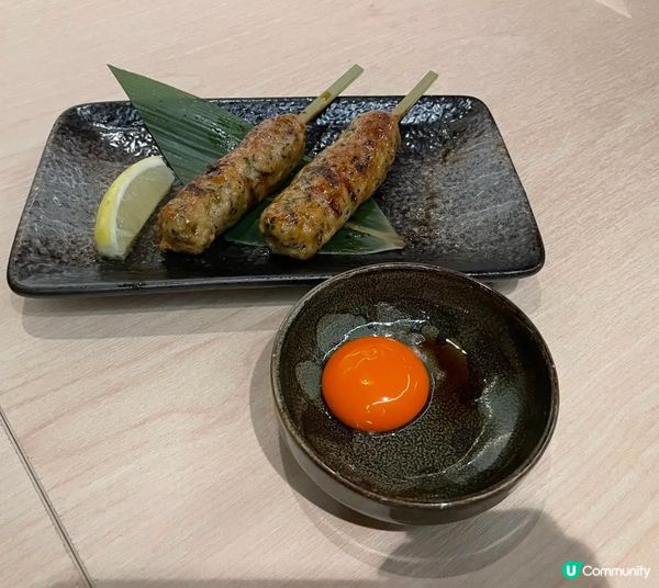 雞肉棒裹面除了雞肉帶有少少軟骨，在沾上蛋漿一齊食，更加提升雞...