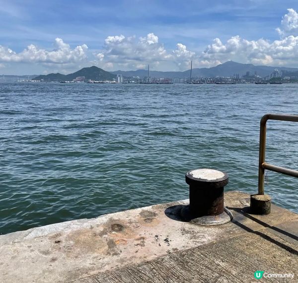 「城西道海潰公園」位於港鐵堅尼地城港鐵站 A出口，沿士美菲路...