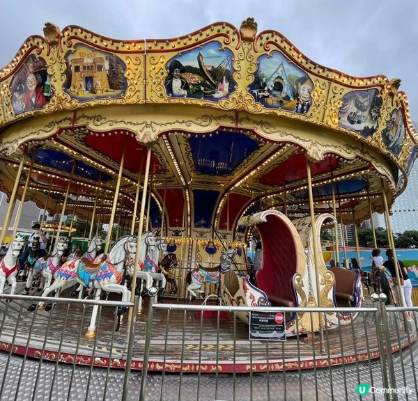 香港摩天輪坐落於香港中環海濱的地標，坐上摩天輪可以從不同角度...