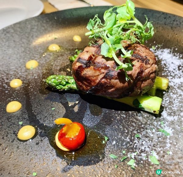 澳洲西冷牛扒點了五成熟啱啱好，牛味香濃，咬落多汁，好好食🥰