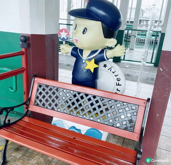 天氣好好所以決定由尖沙咀碼頭乘搭渡輪到灣仔，坐喺渡輪上面可以...