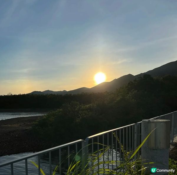 觀賞日落好地方，位於大埔龍尾泳灘旁邊有個位置，可以飽覽成個大...