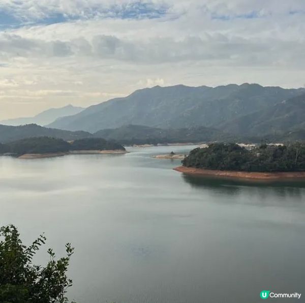 呢個《慈山寺》整座寺廟不是走華貴路線，而是根據唐代寺廟而建成...