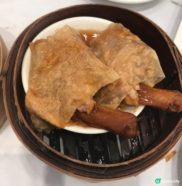 蠔皇香芋鴨腳扎，每次為左個芋頭先點，芋頭吸入好濃醬汁，質地軟...